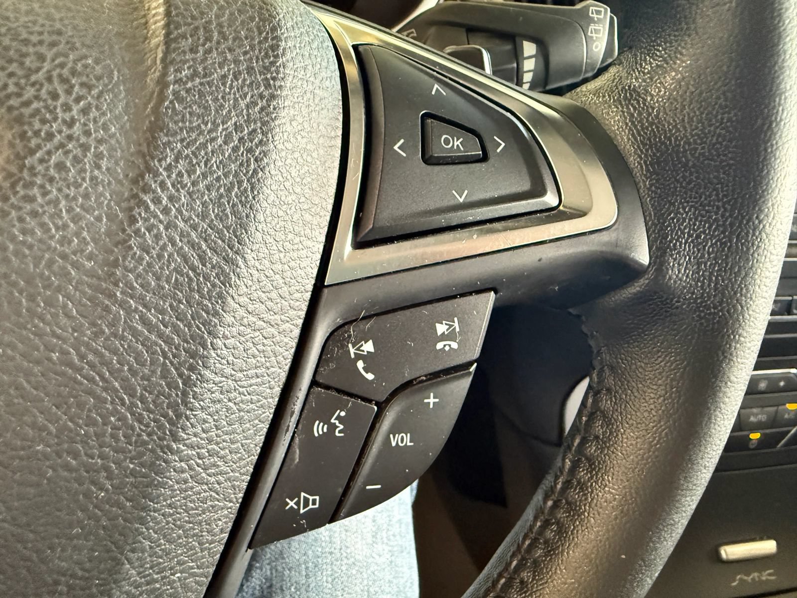 Used 2017 Ford Edge SEL w/ Equipment Group 201A FWD image 21