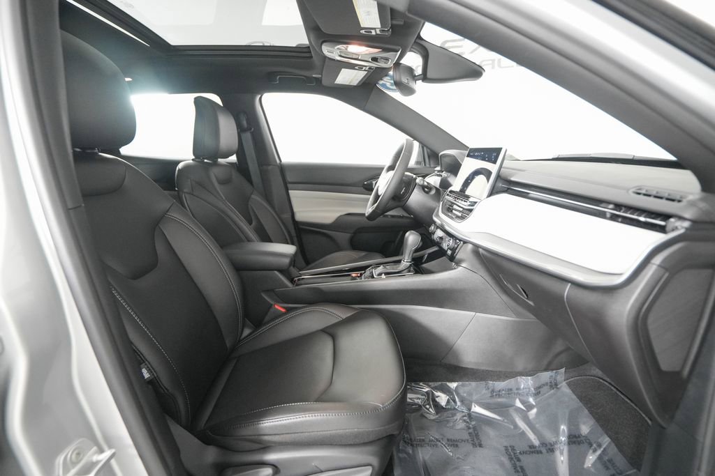 Used 2025 Jeep Compass Limited w/ Sun & Sound Group image 19