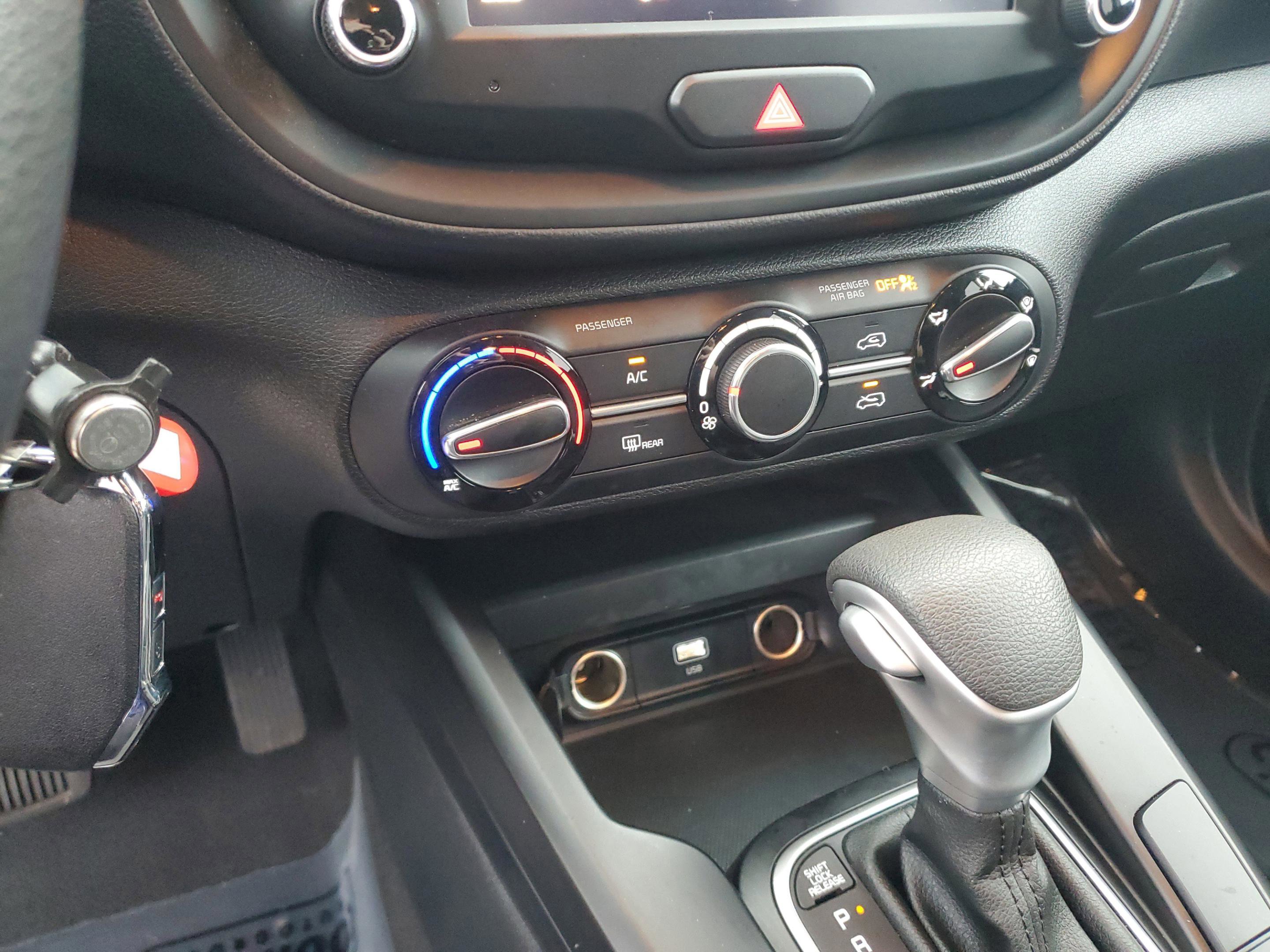 Certified 2023 Kia Soul LX FWD image 18