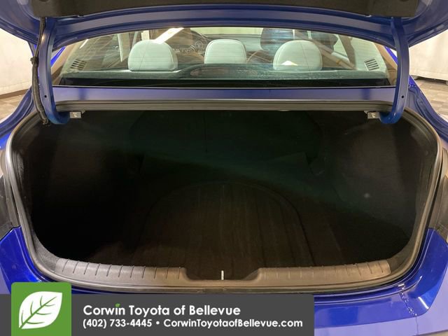 Used 2025 Hyundai Elantra Limited image 17