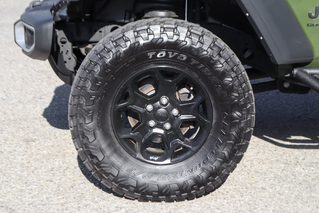 Used 2023 Jeep Gladiator Sport AWD/4WD image 38