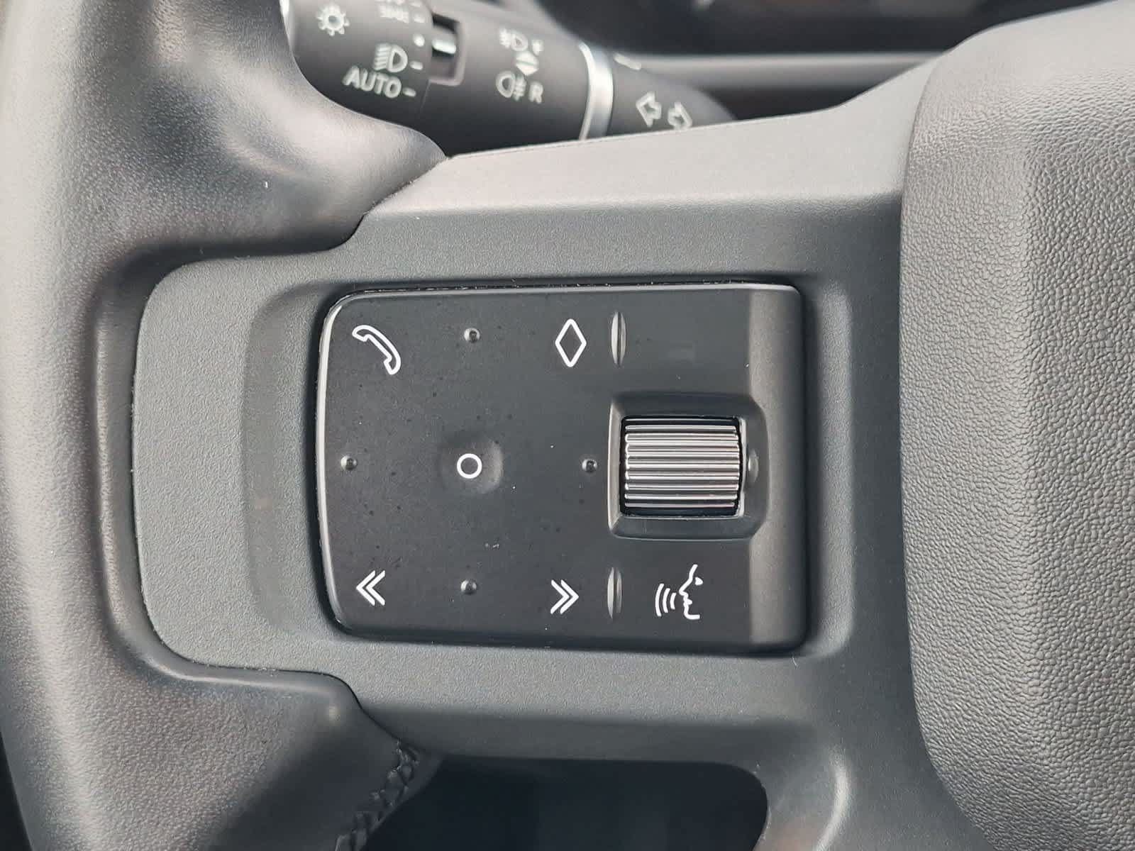 Certified 2023 Land Rover Defender 110 X-Dynamic SE AWD/4WD image 25