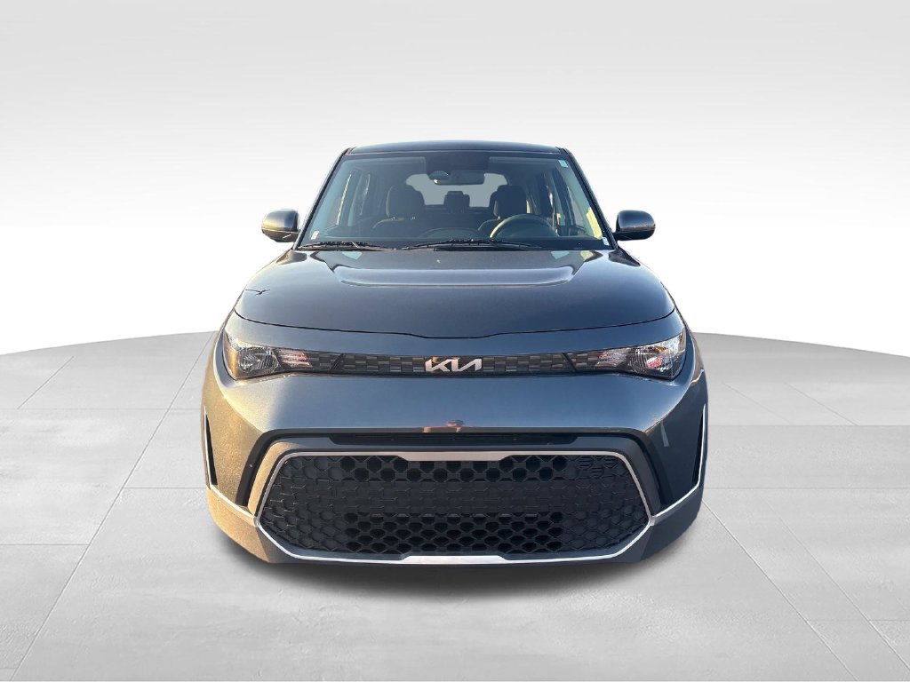 Used 2025 Kia Soul LX FWD image 9