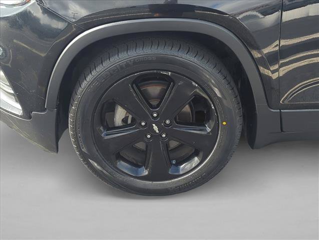 Used 2018 Chevrolet Trax Premier w/ Midnight Edition FWD image 30