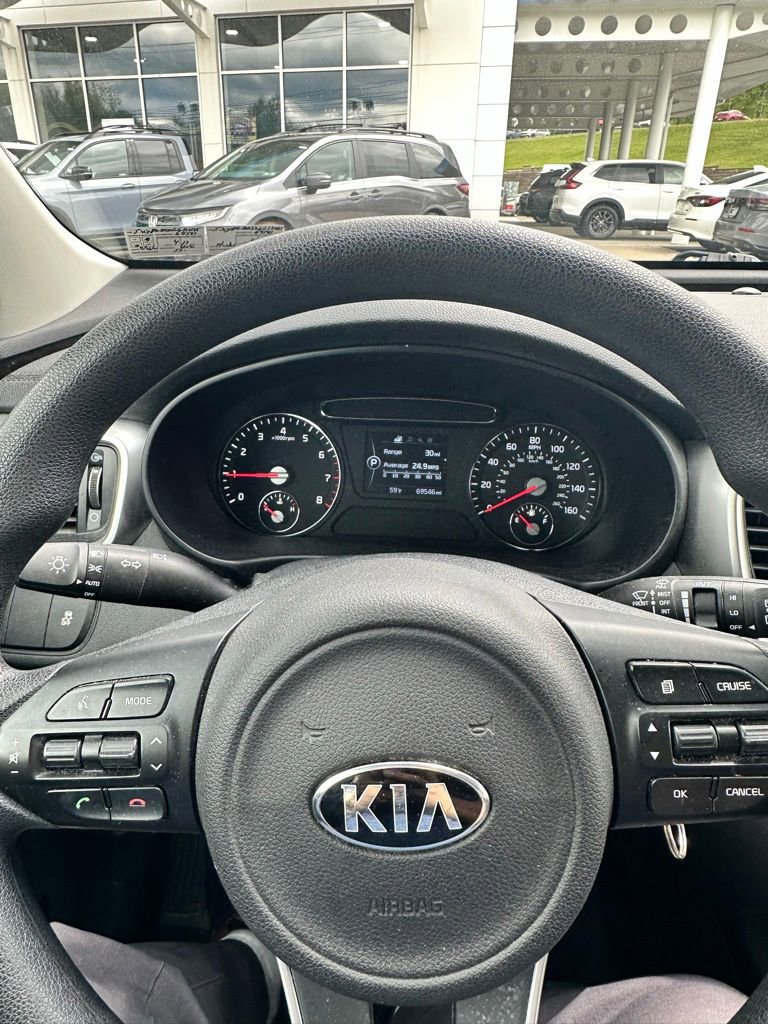 Used 2016 Kia Sorento AWD image 3
