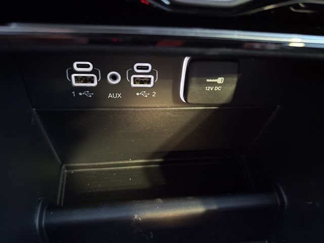 New 2026 Jeep Grand Cherokee Limited w/ Limited Altitude Package AWD/4WD image 31
