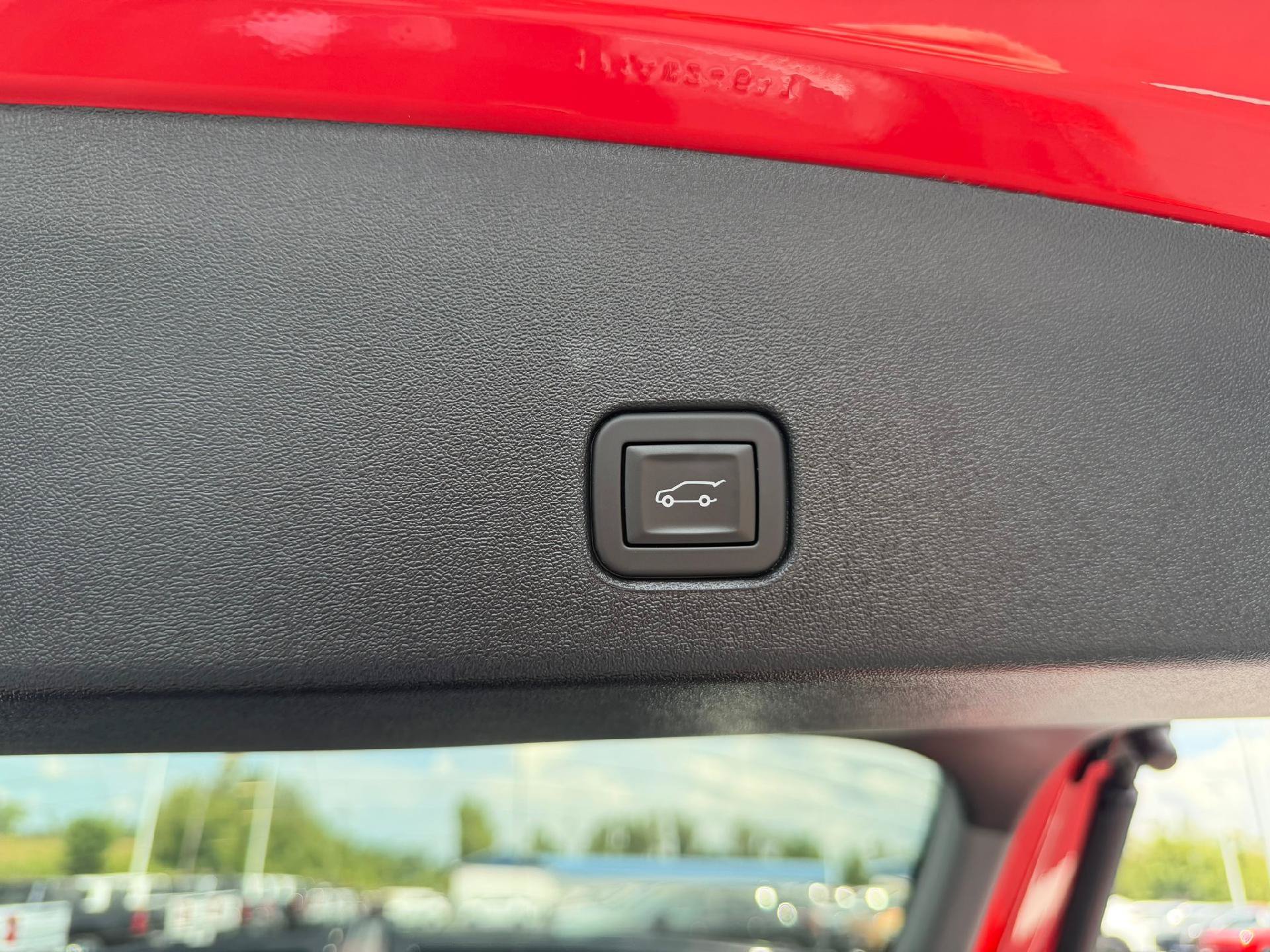 Certified 2025 Cadillac Optiq Sport 1 AWD/4WD image 14