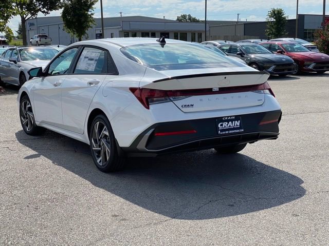 New 2025 Hyundai Elantra SEL image 6