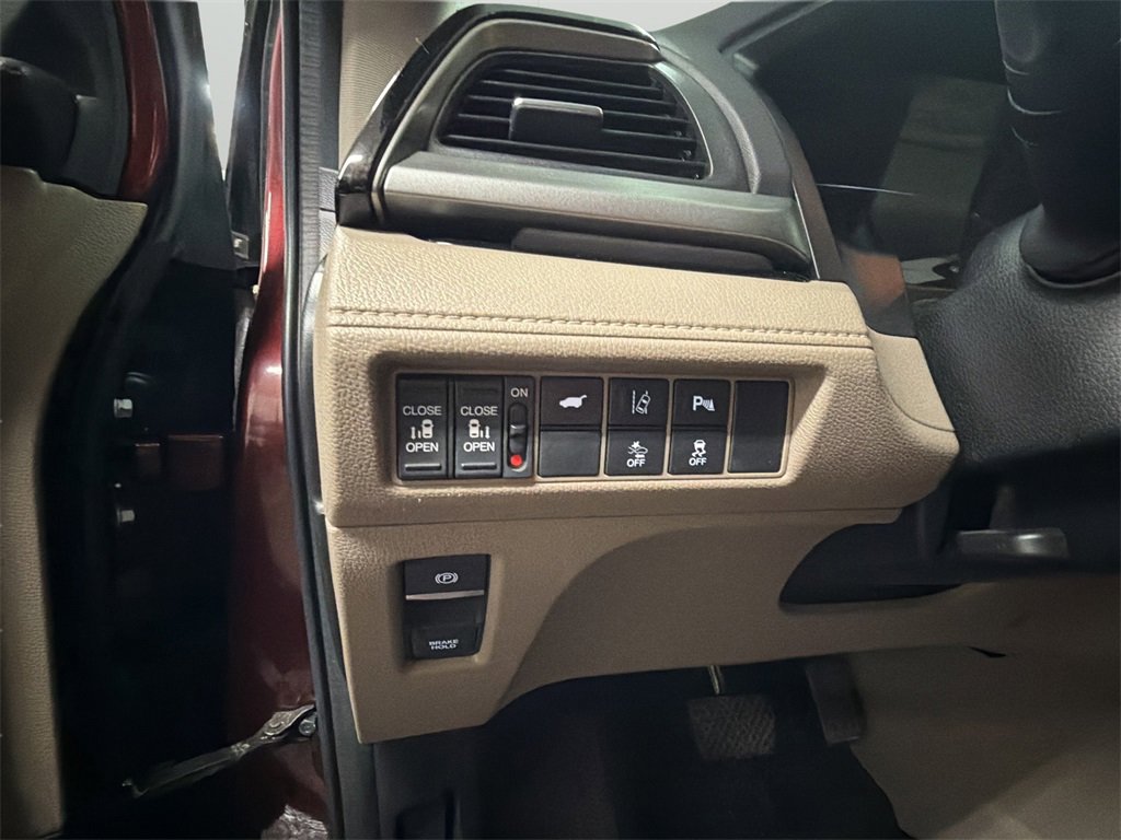 Used 2018 Honda Odyssey Elite image 18