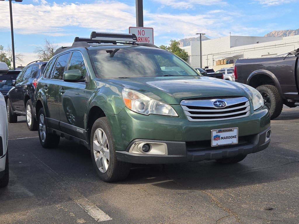 Used 2010 Subaru Outback 2.5i Premium AWD/4WD image 3