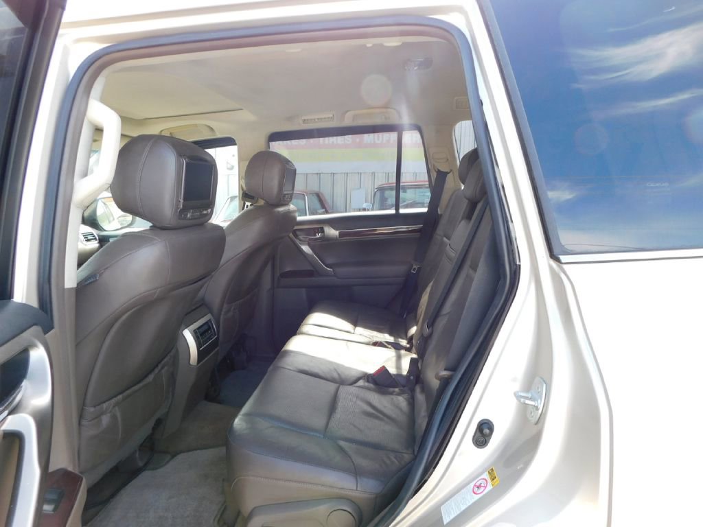 Used 2015 Lexus GX 460 w/ Premium Package image 28