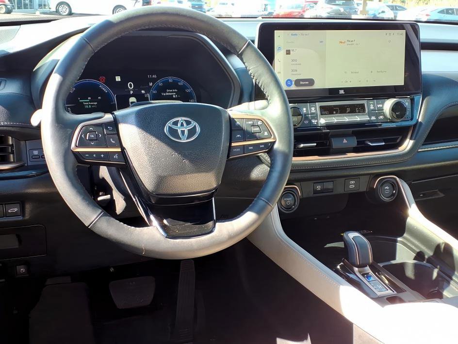 Certified 2025 Toyota Grand Highlander AWD Hybrid image 14
