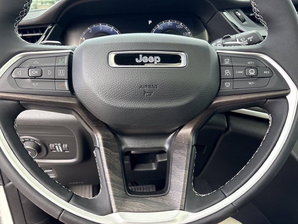 New 2027 Jeep Grand Cherokee Limited AWD/4WD image 19