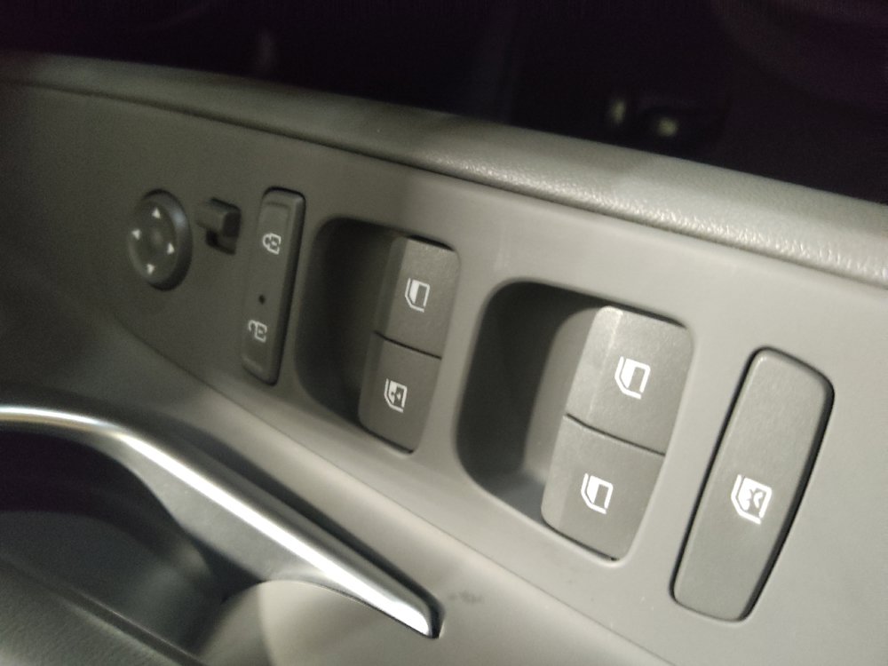 Used 2025 Hyundai Elantra Sport FWD image 27