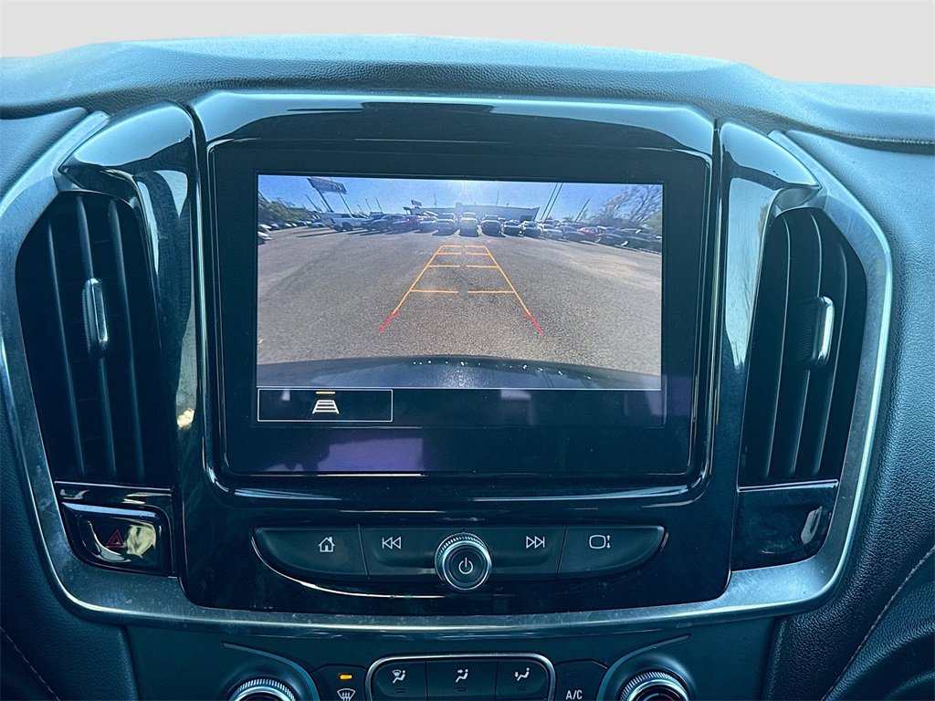 Used 2023 Chevrolet Traverse LT image 13