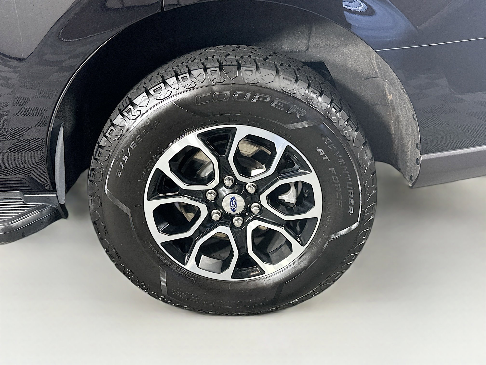 Used 2024 Ford Expedition XLT image 11