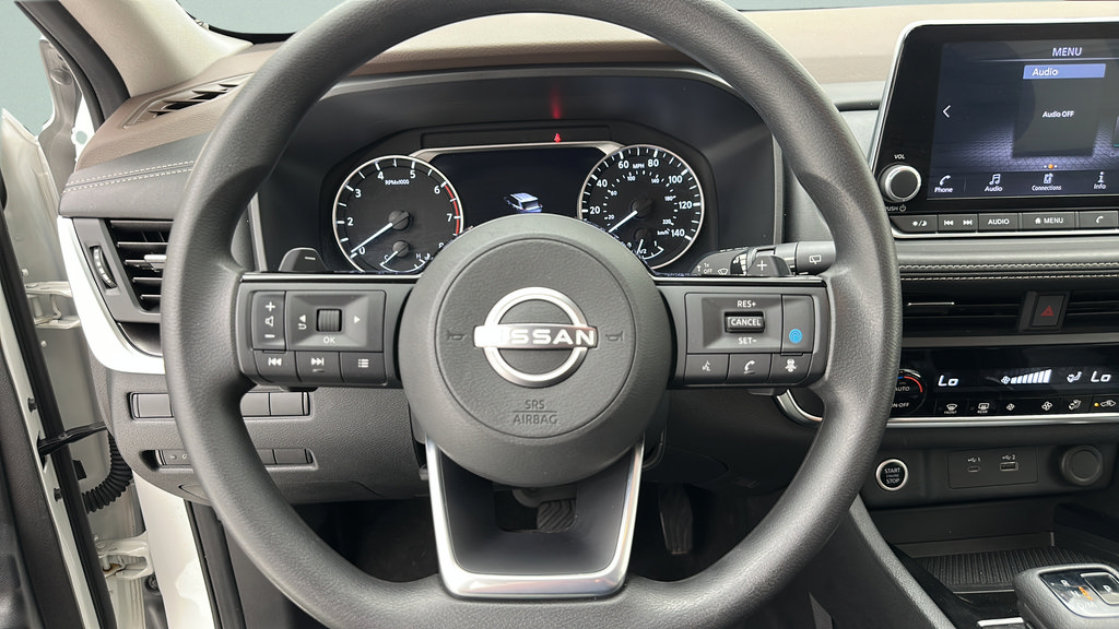 Used 2023 Nissan Rogue SV AWD/4WD image 16