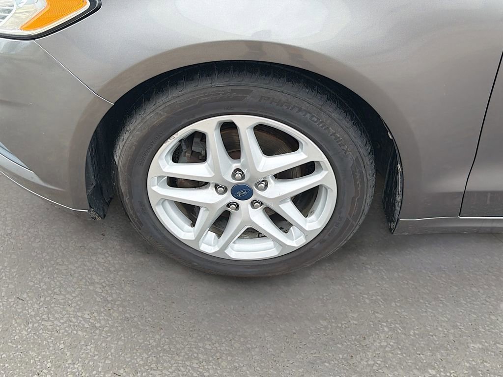 Used 2013 Ford Fusion SE FWD image 36
