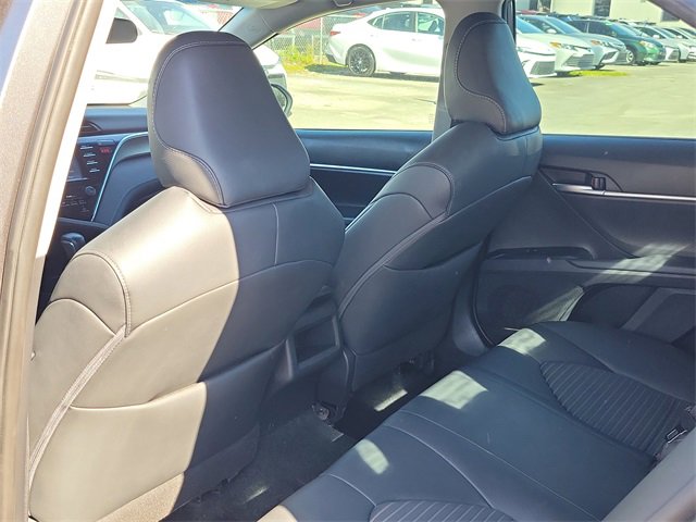 Used 2018 Toyota Camry SE image 6