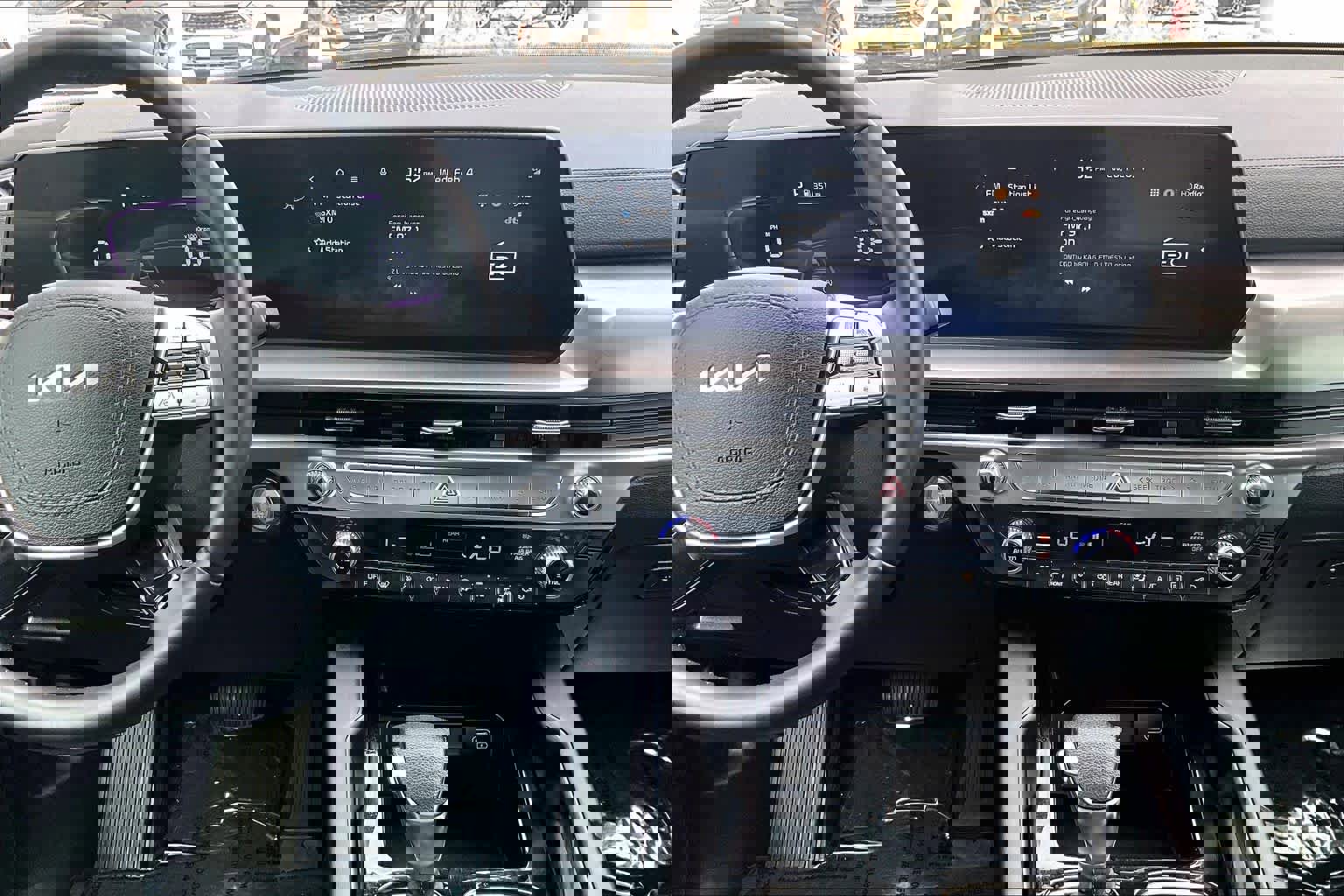 Used 2024 Kia Telluride LX image 7