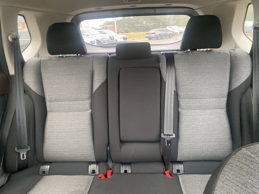 Used 2023 Nissan Rogue SV image 25