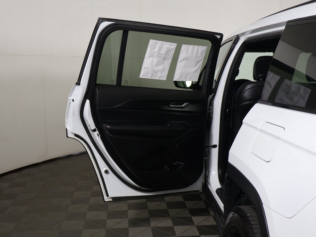 Used 2023 Jeep Grand Cherokee L Laredo AWD/4WD image 23