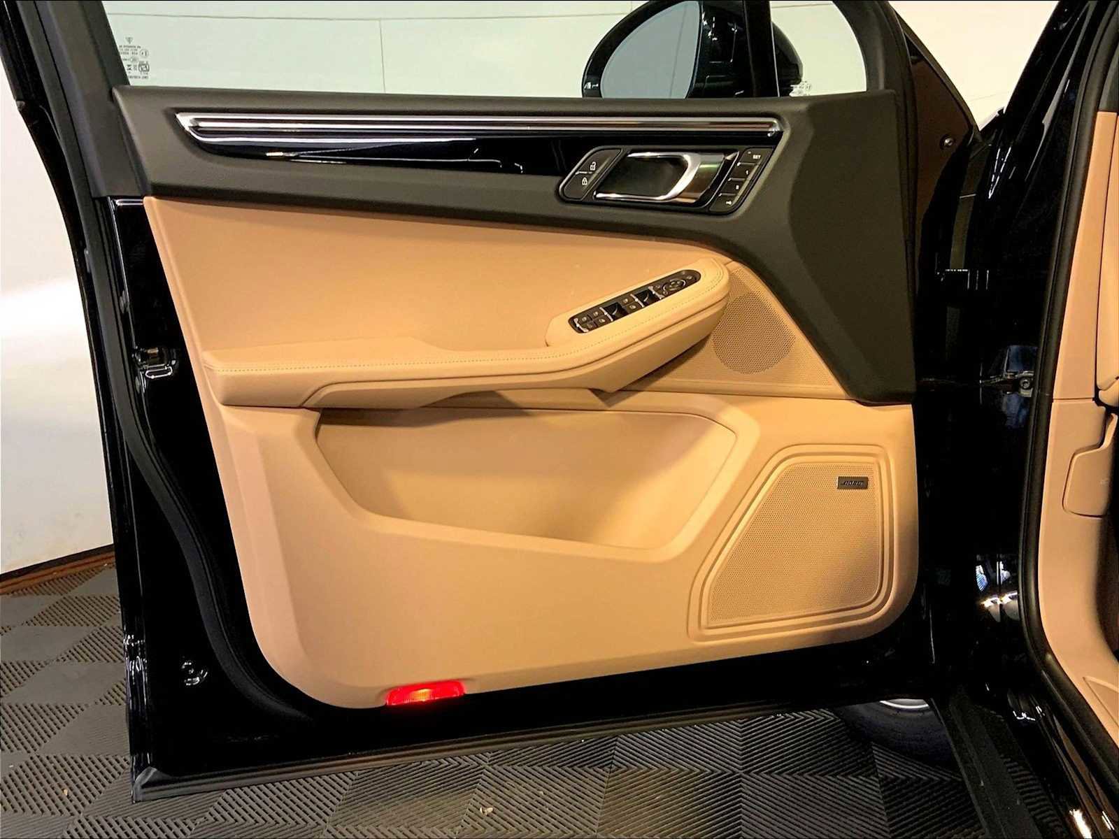 New 2026 Porsche Macan AWD/4WD image 20