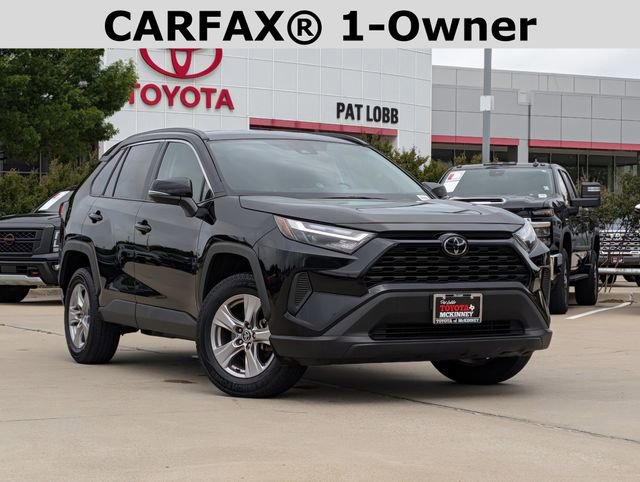 Used 2025 Toyota RAV4 XLE FWD image 2