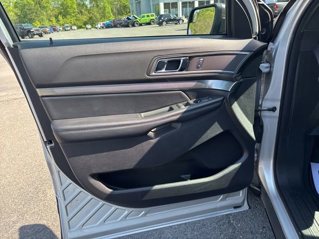 Used 2019 Ford Explorer XLT w/ Class III Trailer Tow Package AWD/4WD image 7