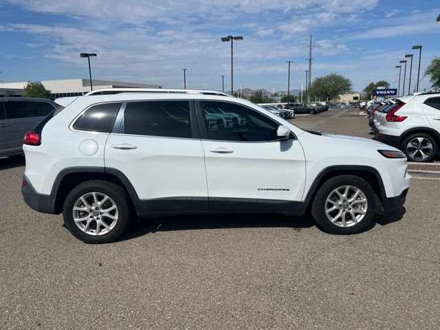 Used 2015 Jeep Cherokee Latitude FWD image 2