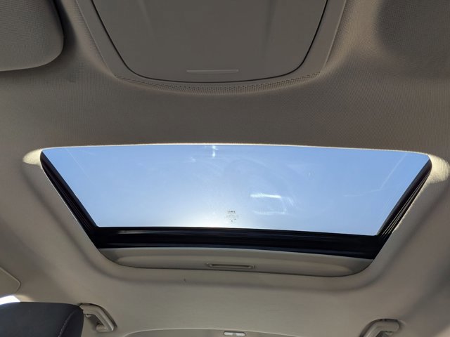 Used 2019 Ford Fusion SE FWD image 16