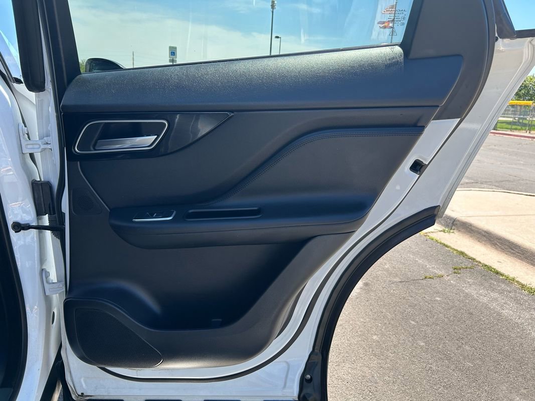 Used 2020 Jaguar F-PACE Premium image 21