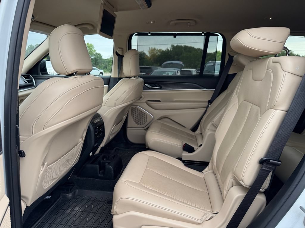 Used 2022 Jeep Grand Cherokee L Limited w/ Luxury Tech Group II AWD/4WD image 36