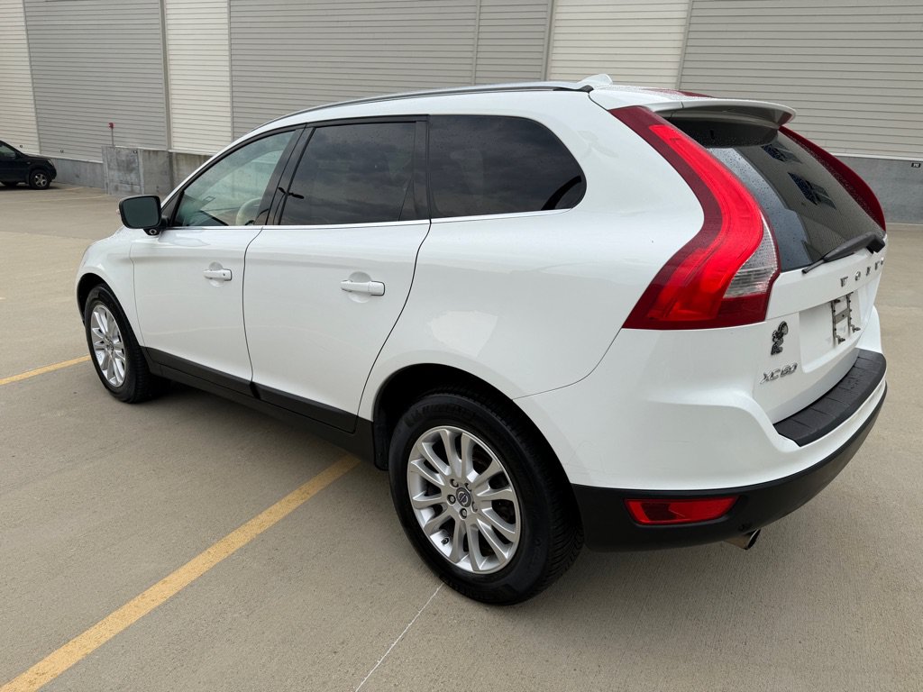 Used 2010 Volvo XC60 T6 AWD/4WD image 5