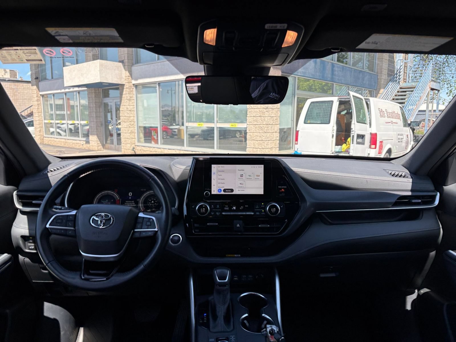 Used 2025 Toyota Highlander XSE AWD/4WD image 31