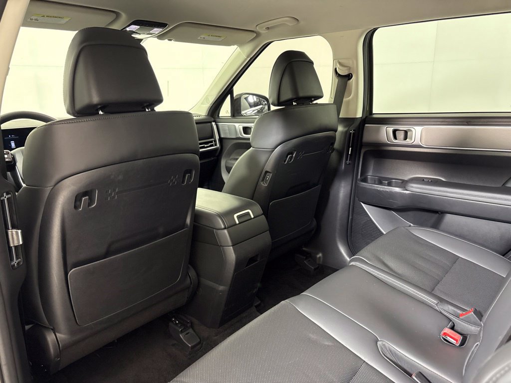 Used 2025 Hyundai Santa Fe SEL FWD image 20