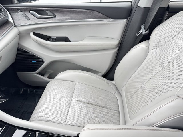 Used 2021 Jeep Grand Cherokee L Overland w/ Luxury Tech Group IV image 29