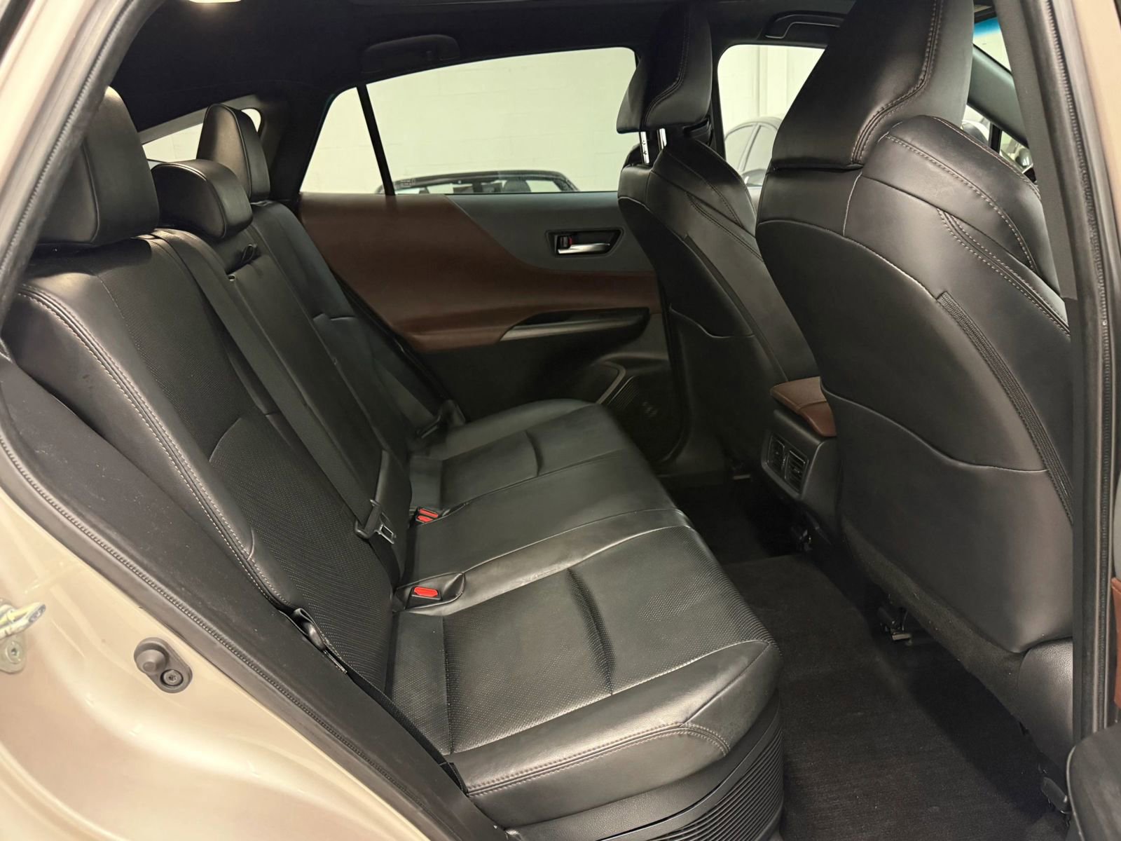 Used 2023 Toyota Venza Limited image 22