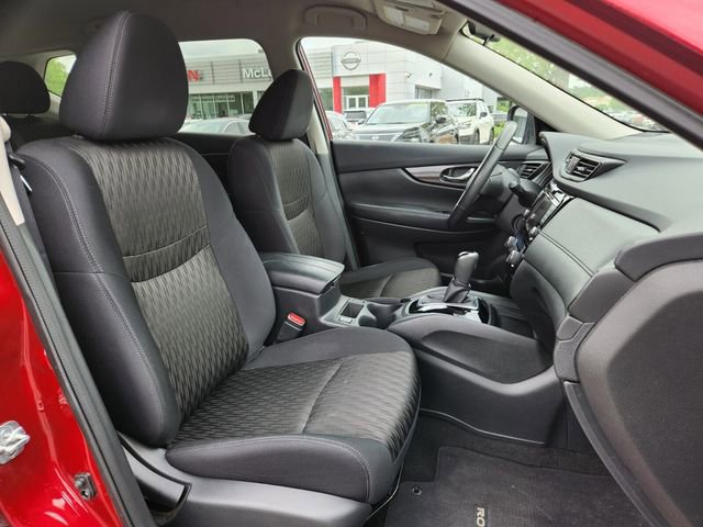 Used 2018 Nissan Rogue SV w/ Premium Package FWD image 19