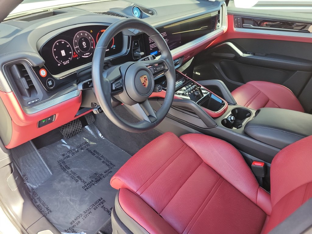 Certified 2026 Porsche Cayenne Coupe AWD/4WD image 4