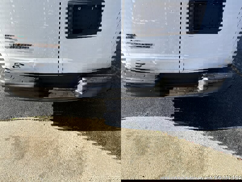 Used 2011 Chevrolet Express 2500 image 8