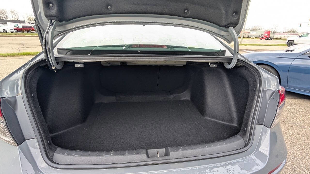 Used 2025 Honda Civic Sport image 16