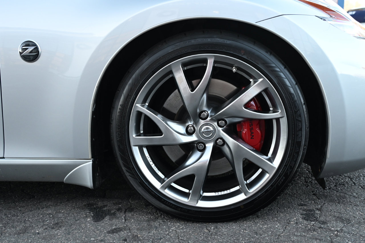 Used 2014 Nissan 370Z Touring w/ Sport Package image 39