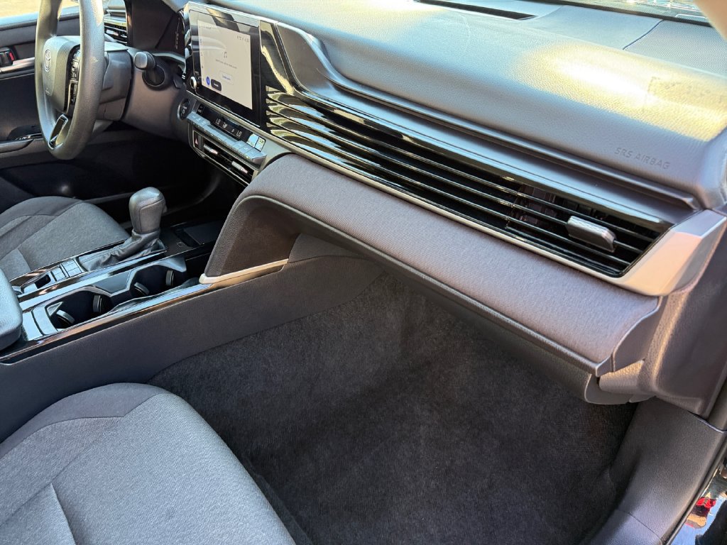 Used 2026 Toyota Camry LE AWD/4WD image 16