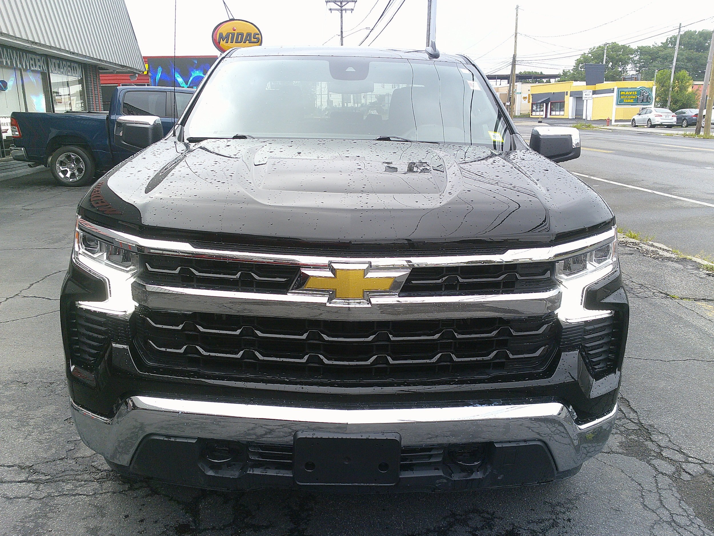 Used 2026 Chevrolet Silverado 1500 LT AWD/4WD image 9