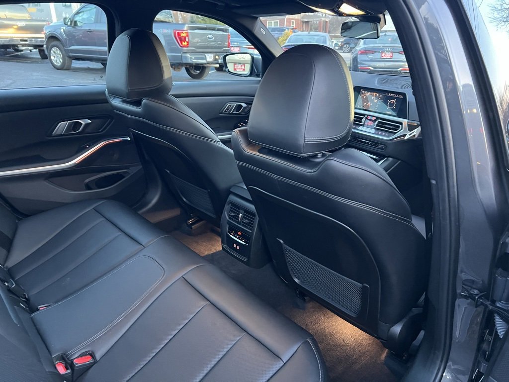 Used 2022 BMW 330i xDrive Sedan w/ Driving Assistance Package image 40