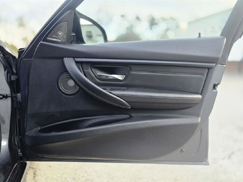 Used 2016 BMW M3 image 27