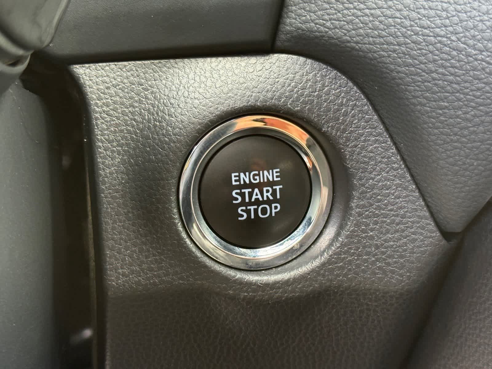 Used 2025 Toyota RAV4 XLE FWD image 26