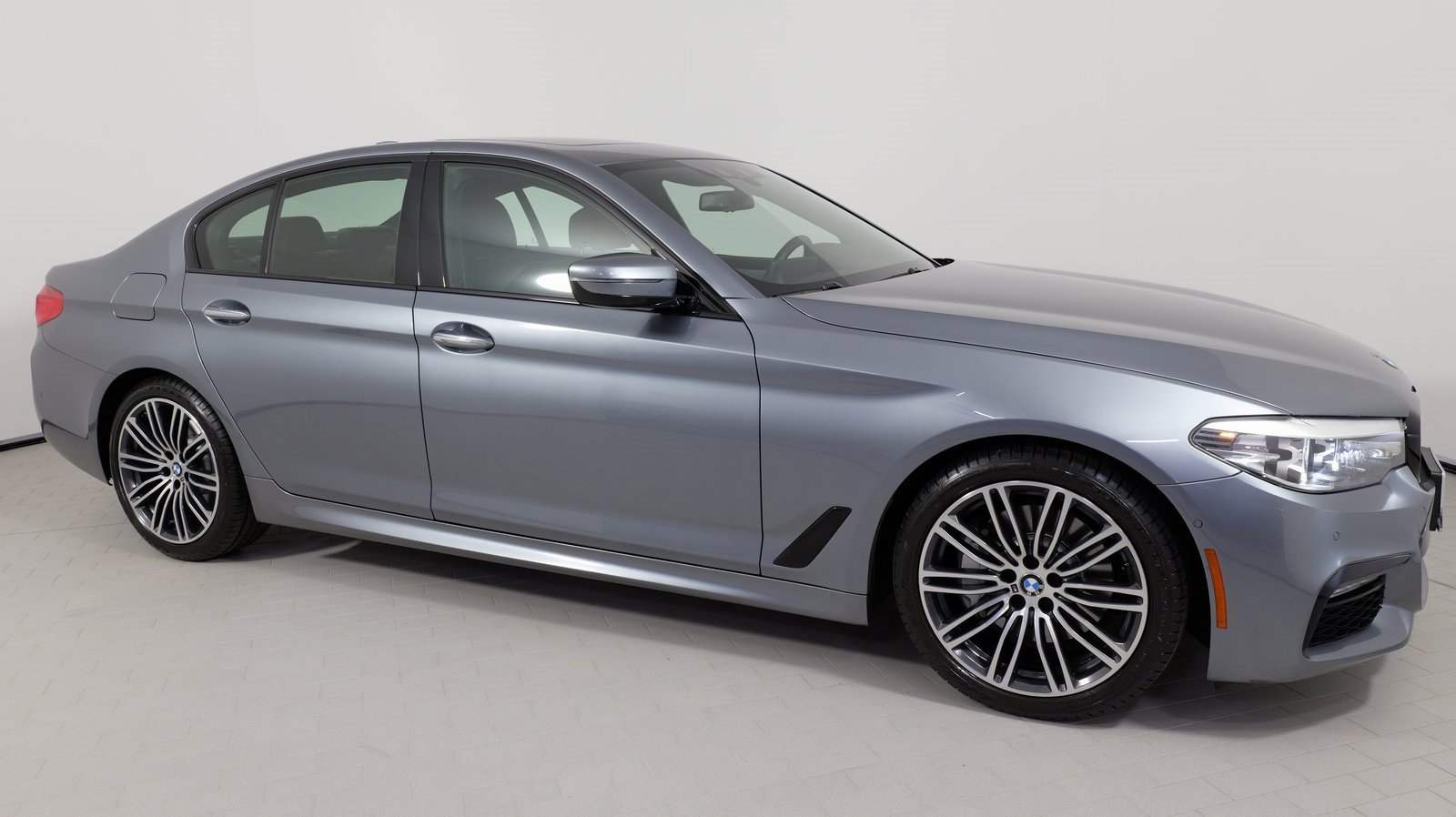 Used 2018 BMW 530i xDrive w/ M Sport Package image 22