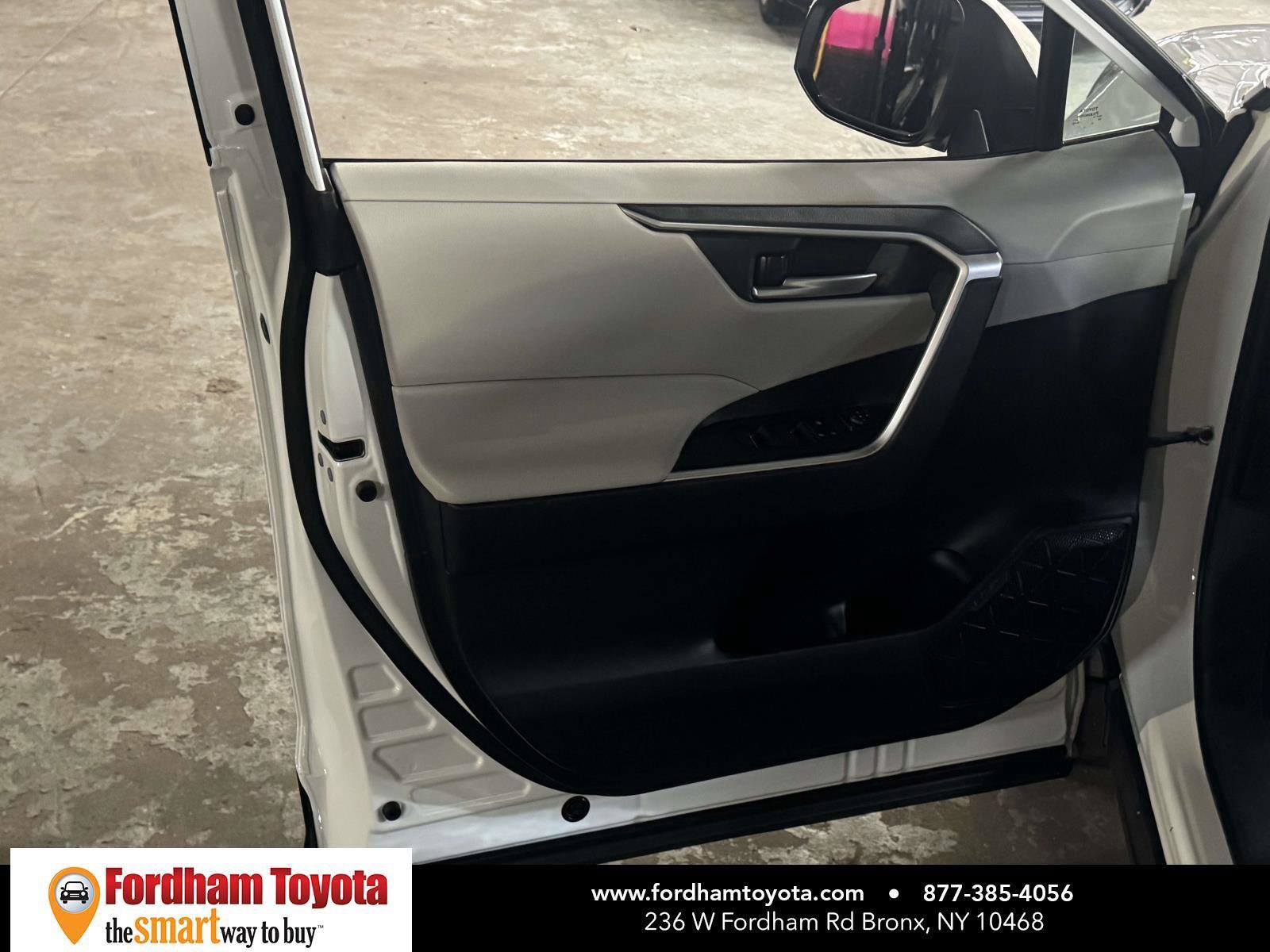 Certified 2025 Toyota RAV4 XLE w/ Convenience Package AWD/4WD image 15